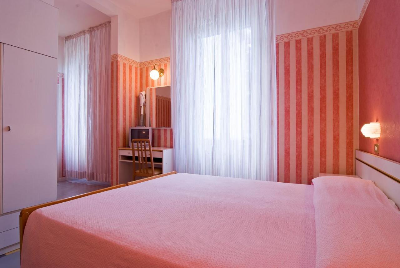 Hotel Loris - Valentini Family Village Беллария-Иджеа-Марина Экстерьер фото